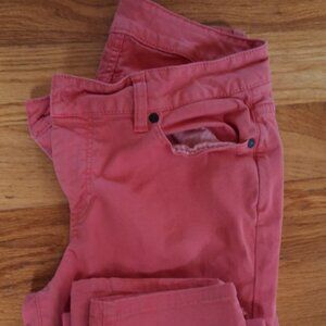 Salmon Boutique Capris